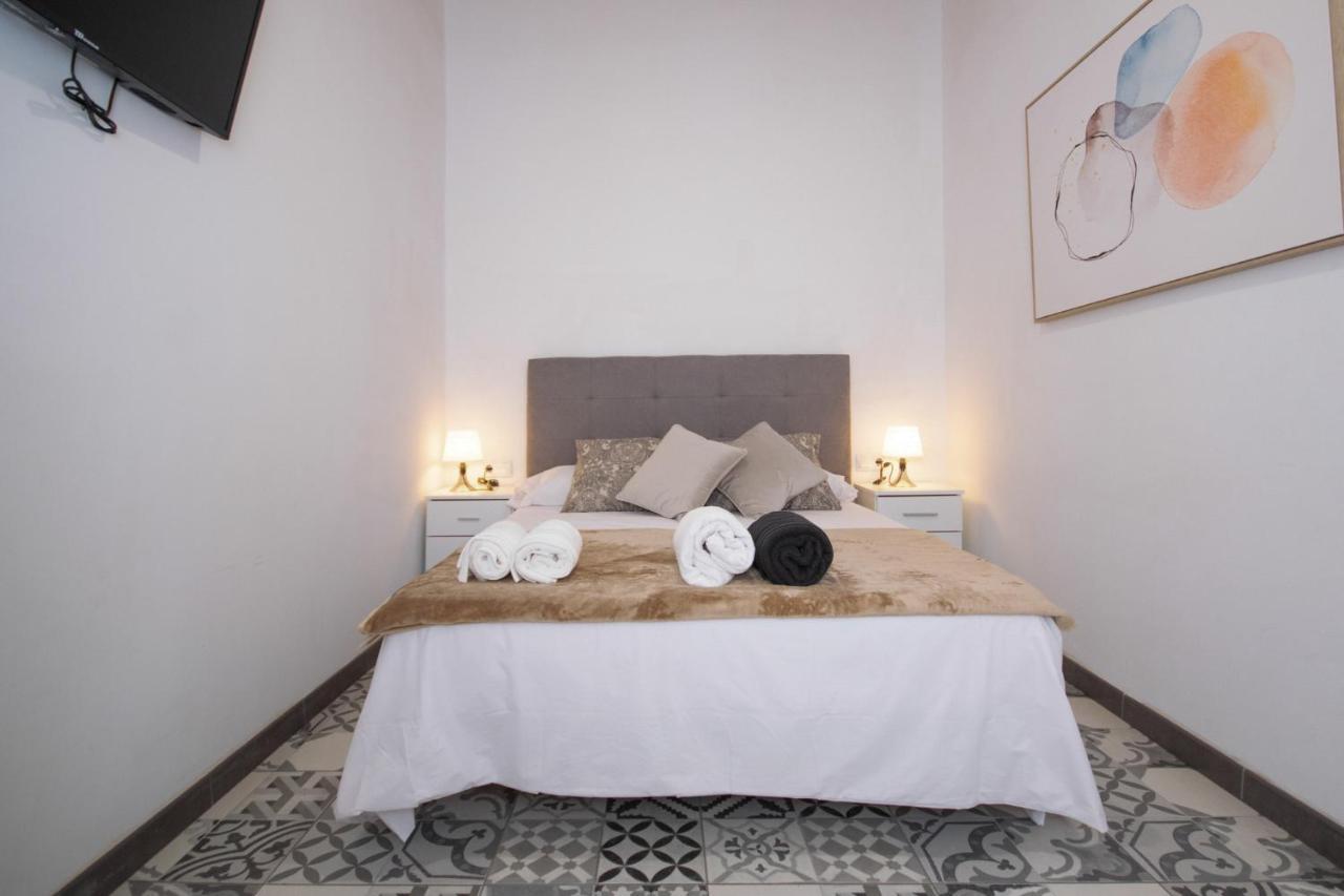 Apartahotel Casa Batito L'Hospitalet de Llobregat Kültér fotó